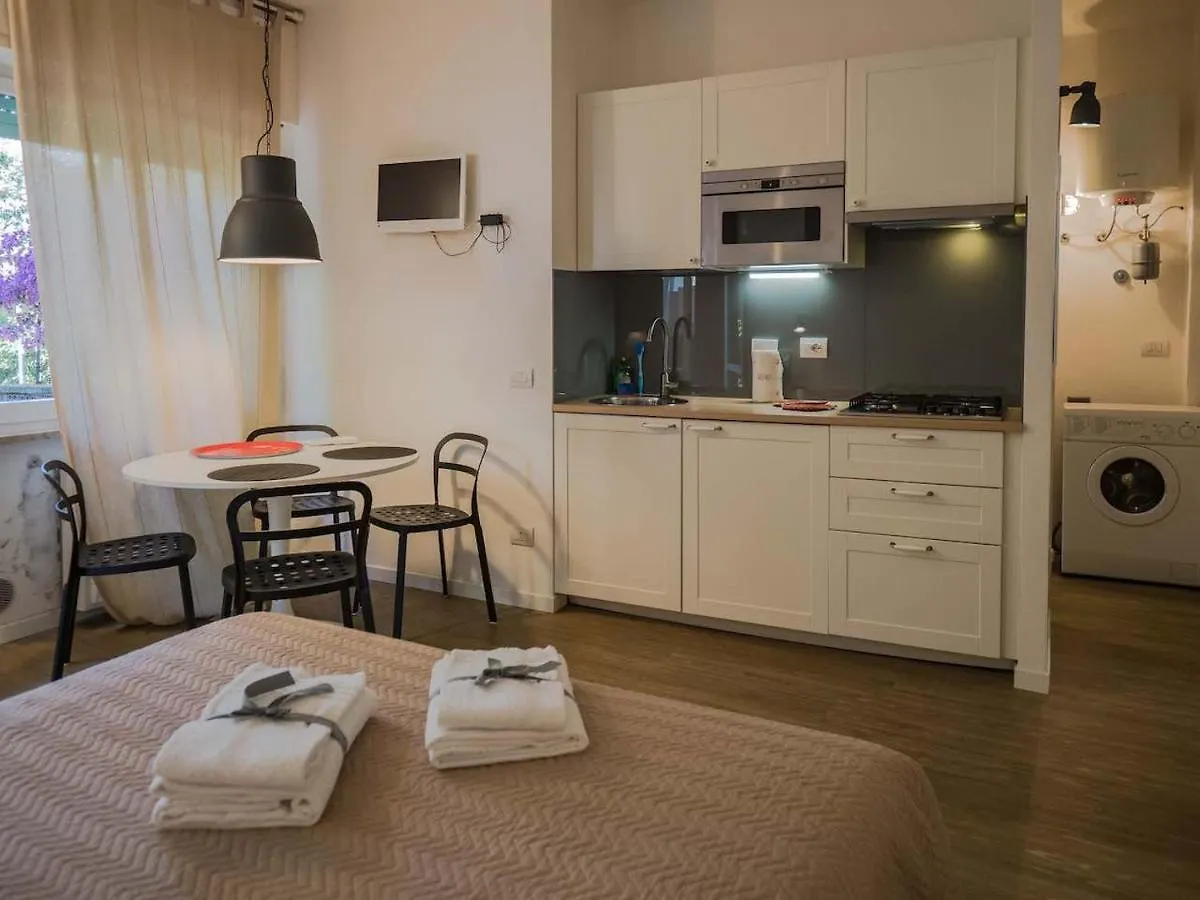 מונטרוסו אל מארה Il Giardino Di Ada Ground Floor Studio With Ac And Patio דירה